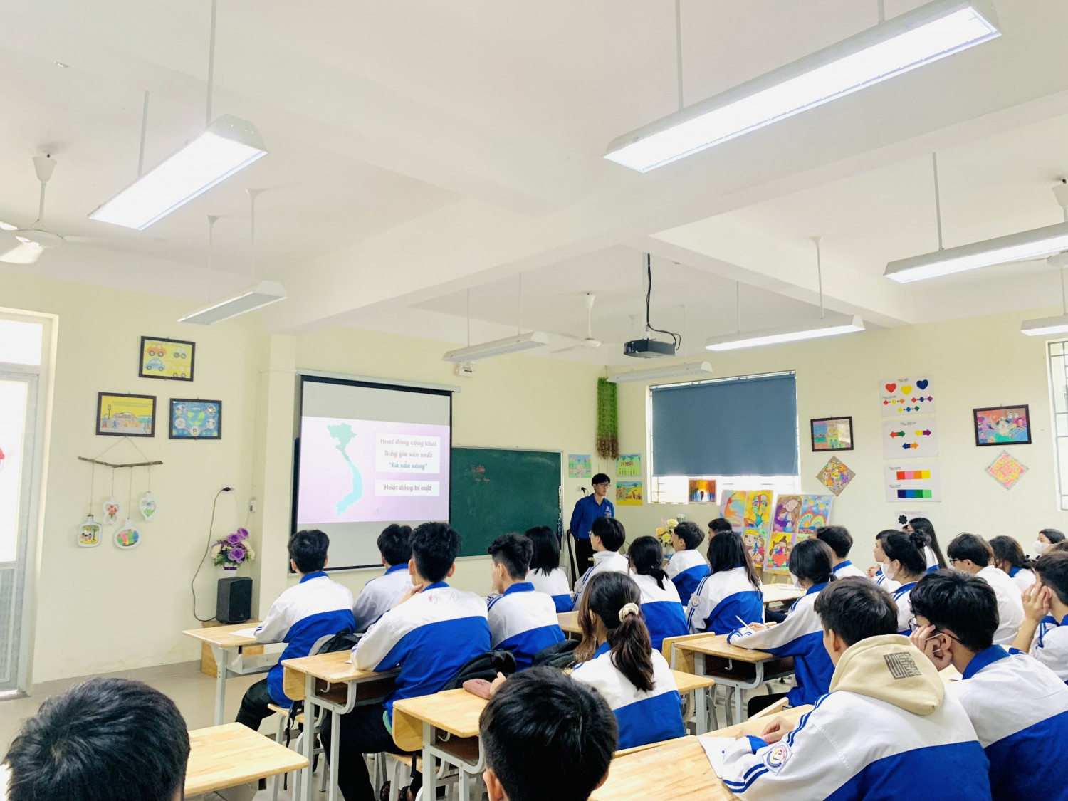 TỔ CHỨC LỚP BỒI DƯỠNG CẢM TÌNH ĐOÀN CHO ĐỘI VIÊN KHỐI 9 TRƯỜNG THCS PHÚ CƯỜNG